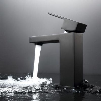 Faucet Pencuci Piring Hitam Disikat Tahan Kotoran Electroplating Matte Black Basin Taps